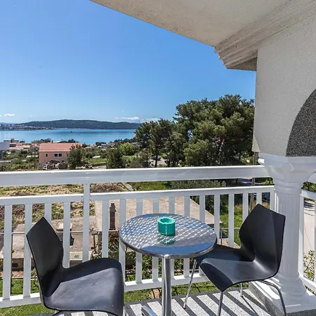Amazing In Kastel Sucurac With Kitchen Apartment