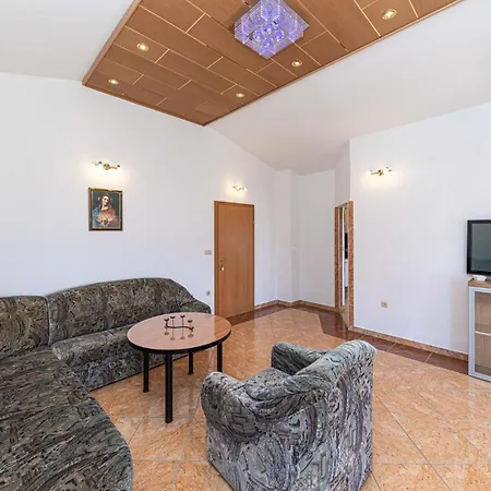 Amazing In Kastel Sucurac With Kitchen Apartment Kastela